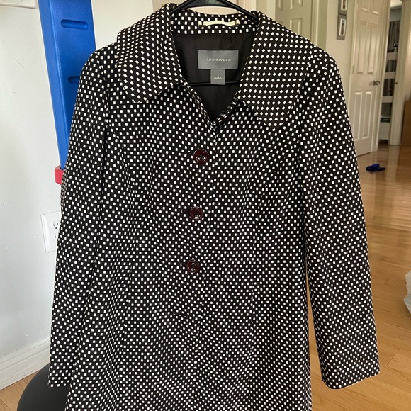 Anne Taylor Long Coat - Picture 1 of 2